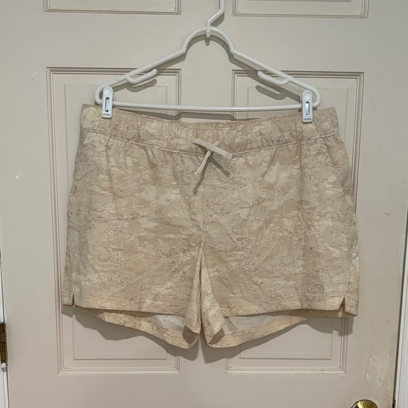 The North Face Women's Class V Amphibious Shorts Vintage White Cloud Camo Sz XL - Picture 1 of 10
